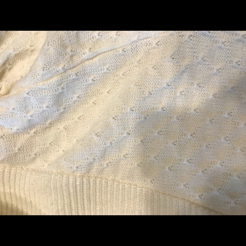 White sweater - Picture 7 of 10